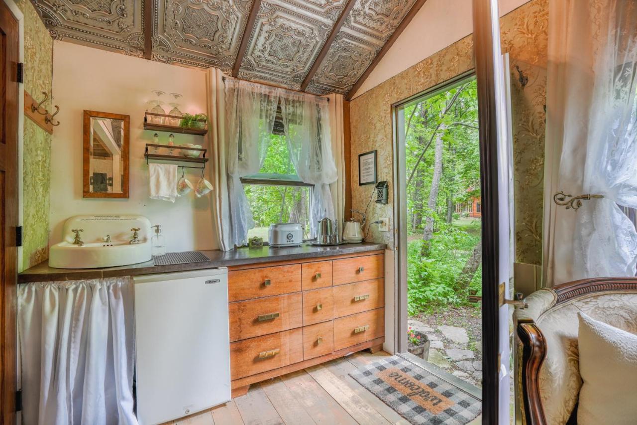 Vintage Wild West Tiny Hotel In The Woods! Pine City エクステリア 写真