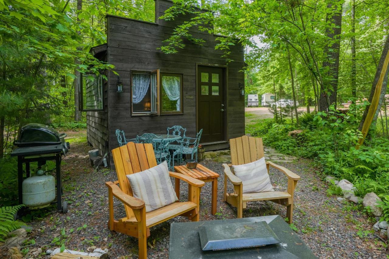 Vintage Wild West Tiny Hotel In The Woods! Pine City エクステリア 写真