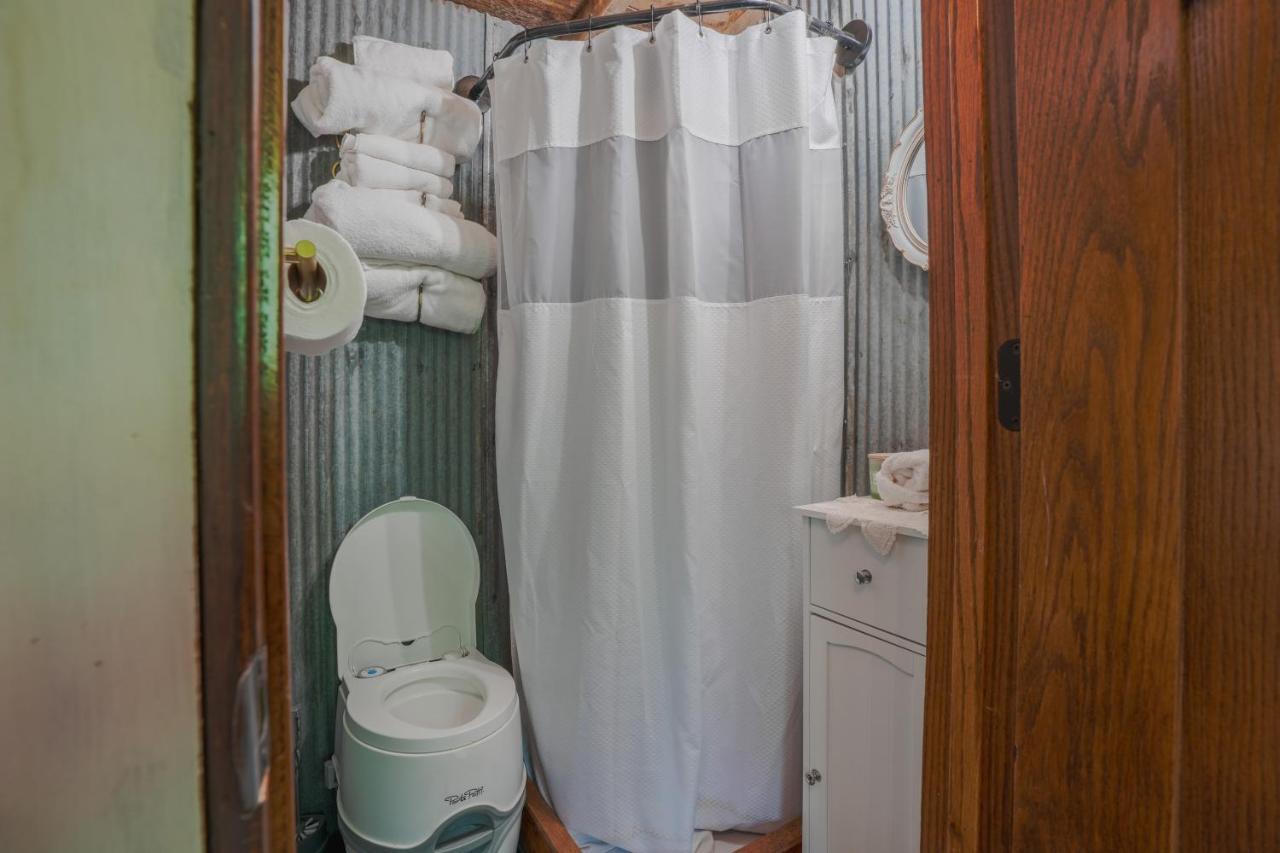 Vintage Wild West Tiny Hotel In The Woods! Pine City エクステリア 写真